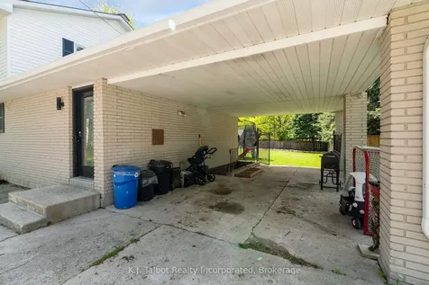 441 Coombs Street North Huron ON N0M 1H0