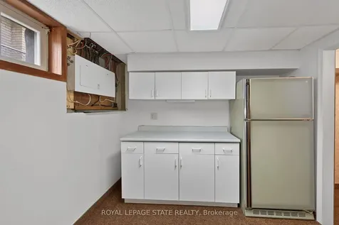 88 West 33rd Street Hamilton ON L9C 5J1