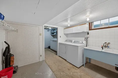 88 West 33rd Street Hamilton ON L9C 5J1