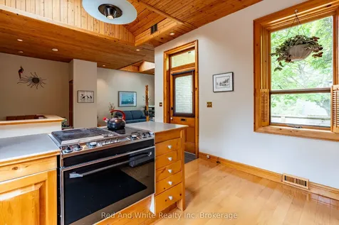 23 Pearl Street Guelph ON N1E 2E4