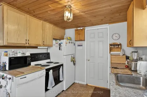 688 North Shore Drive E Otonabee-south Monaghan ON K0L 1B0