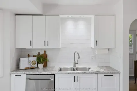 102 Herchmer Crescent Kingston ON K7M 2V9