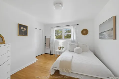 102 Herchmer Crescent Kingston ON K7M 2V9