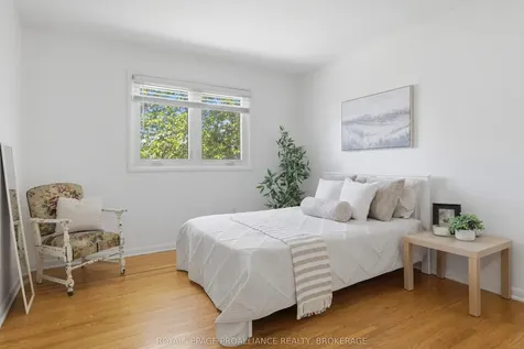 102 Herchmer Crescent Kingston ON K7M 2V9