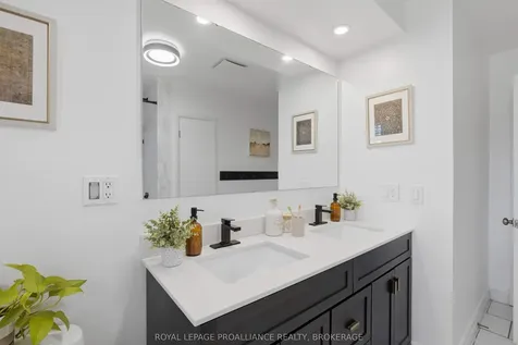 102 Herchmer Crescent Kingston ON K7M 2V9