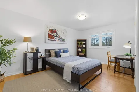 102 Herchmer Crescent Kingston ON K7M 2V9