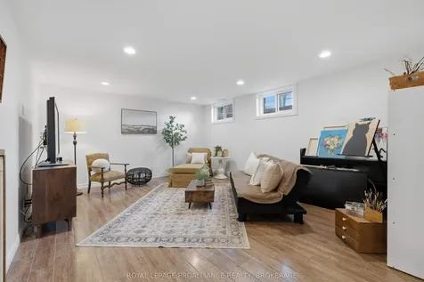 102 Herchmer Crescent Kingston ON K7M 2V9