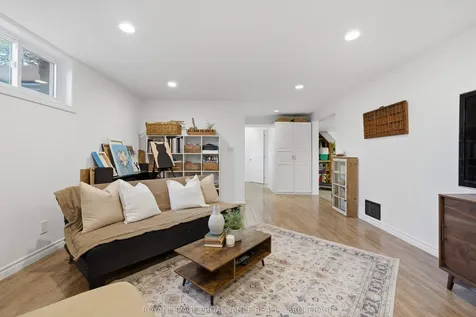 102 Herchmer Crescent Kingston ON K7M 2V9