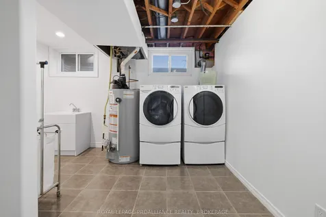 102 Herchmer Crescent Kingston ON K7M 2V9