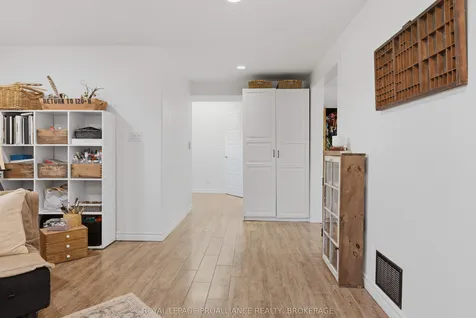 102 Herchmer Crescent Kingston ON K7M 2V9