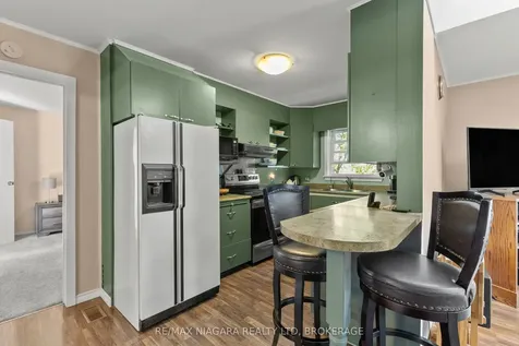 7931 Watson Street Niagara Falls ON L2H 1E4