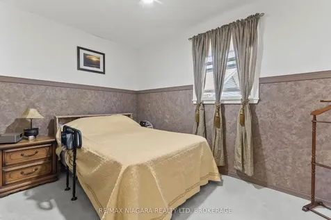 7931 Watson Street Niagara Falls ON L2H 1E4