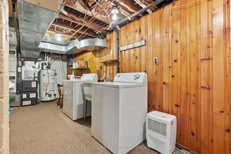 7931 Watson Street Niagara Falls ON L2H 1E4
