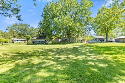 7931 Watson Street Niagara Falls ON L2H 1E4