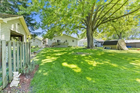 7931 Watson Street Niagara Falls ON L2H 1E4
