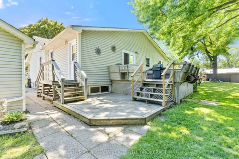 7931 Watson Street Niagara Falls ON L2H 1E4