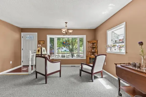 7931 Watson Street Niagara Falls ON L2H 1E4