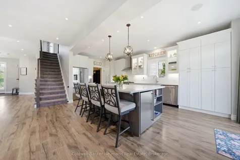 48 Newcastle Court Kitchener ON N2R 0G7