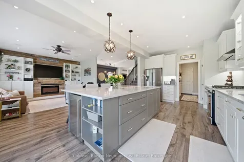 48 Newcastle Court Kitchener ON N2R 0G7