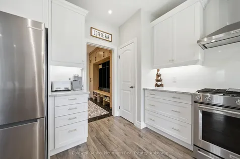 48 Newcastle Court Kitchener ON N2R 0G7