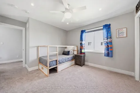 48 Newcastle Court Kitchener ON N2R 0G7
