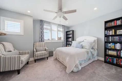 48 Newcastle Court Kitchener ON N2R 0G7