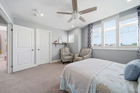 48 Newcastle Court Kitchener ON N2R 0G7