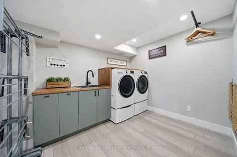 48 Newcastle Court Kitchener ON N2R 0G7