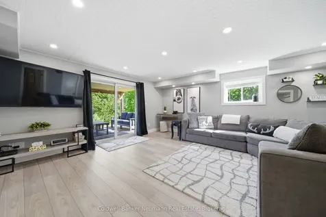 48 Newcastle Court Kitchener ON N2R 0G7