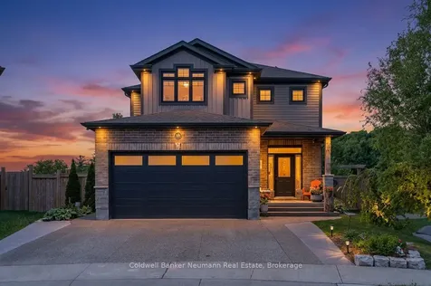 48 Newcastle Court Kitchener ON N2R 0G7