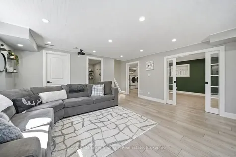 48 Newcastle Court Kitchener ON N2R 0G7