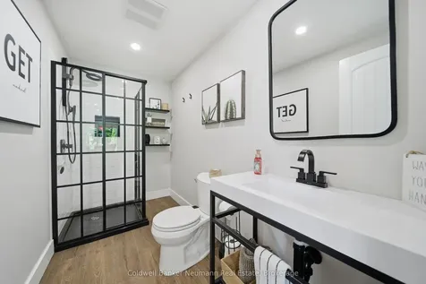 48 Newcastle Court Kitchener ON N2R 0G7