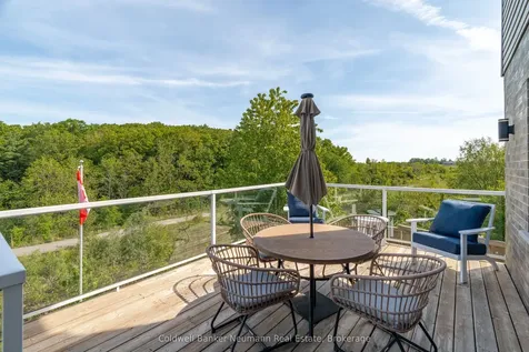 48 Newcastle Court Kitchener ON N2R 0G7