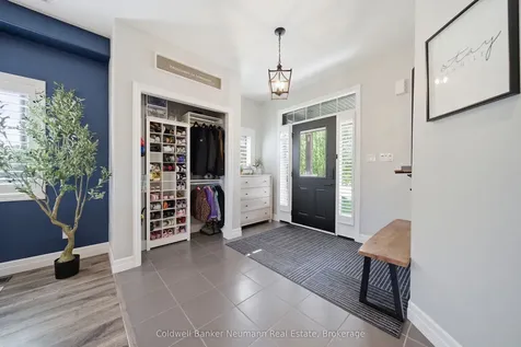 48 Newcastle Court Kitchener ON N2R 0G7