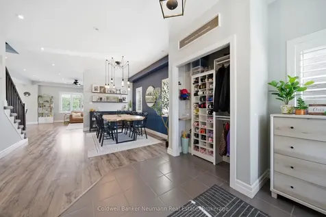 48 Newcastle Court Kitchener ON N2R 0G7