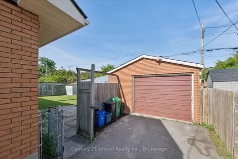 534 Robert Road Peterborough ON K9J 5T1