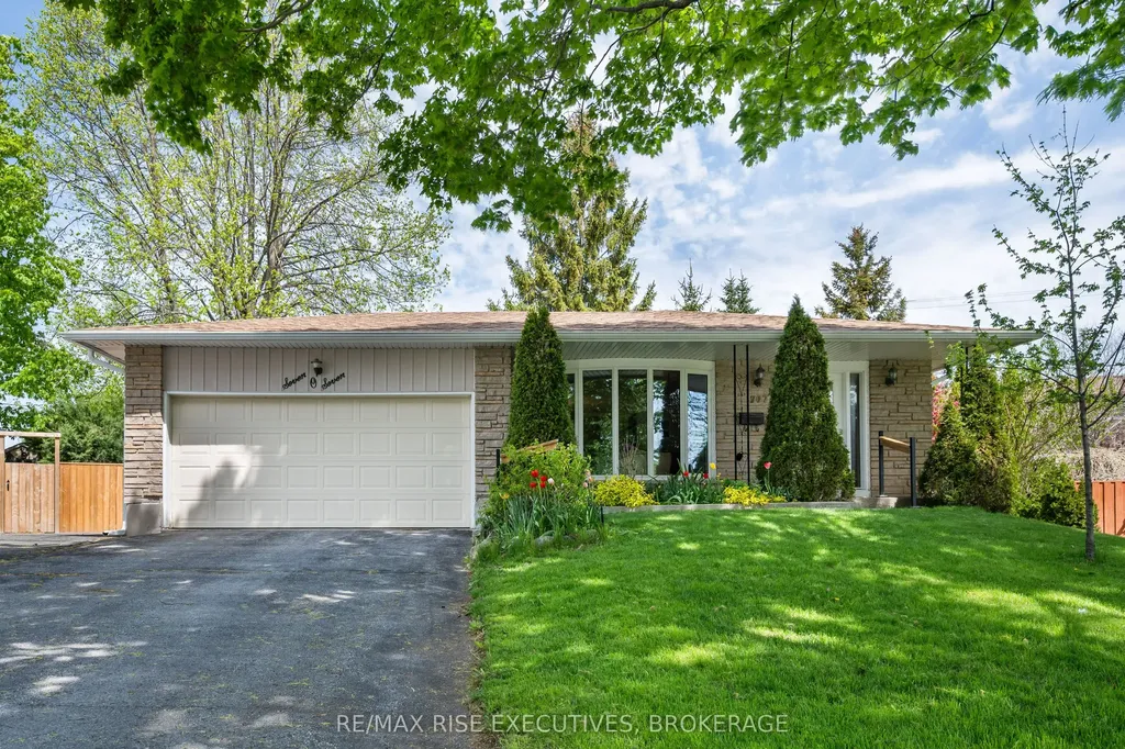 707 Laidlaw Crescent Kingston ON K7M 5M3