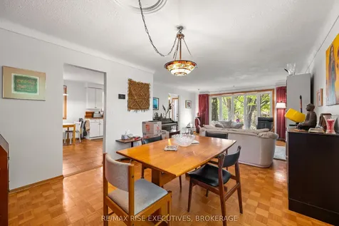 707 Laidlaw Crescent Kingston ON K7M 5M3