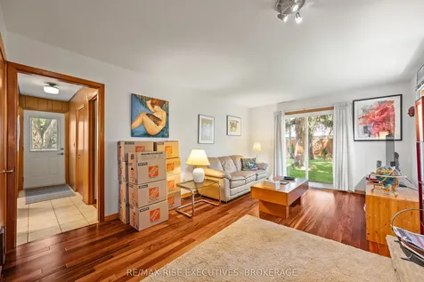 707 Laidlaw Crescent Kingston ON K7M 5M3