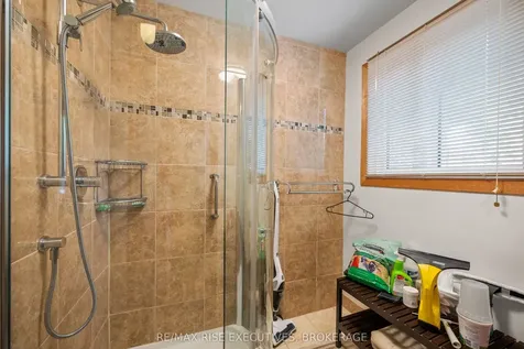 707 Laidlaw Crescent Kingston ON K7M 5M3