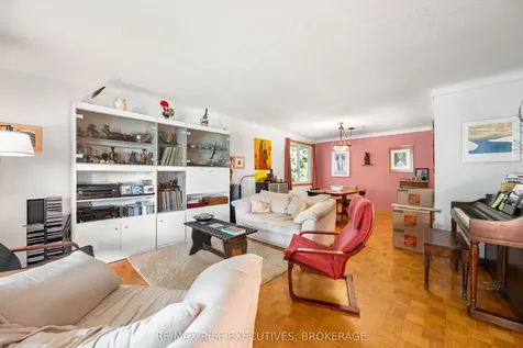 707 Laidlaw Crescent Kingston ON K7M 5M3