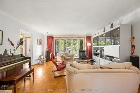 707 Laidlaw Crescent Kingston ON K7M 5M3