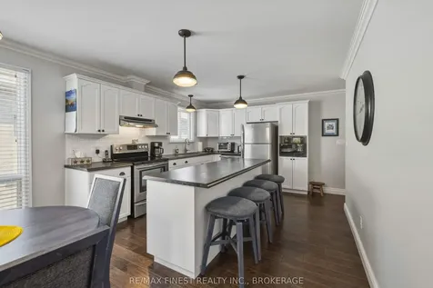 320 Friarhill Crescent Kingston ON K7M 8P4