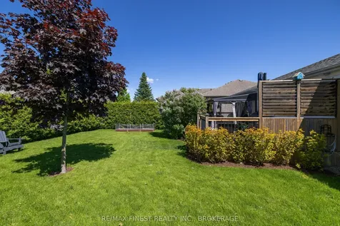 320 Friarhill Crescent Kingston ON K7M 8P4