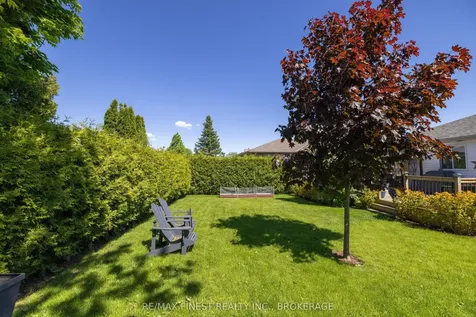 320 Friarhill Crescent Kingston ON K7M 8P4