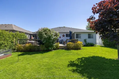 320 Friarhill Crescent Kingston ON K7M 8P4