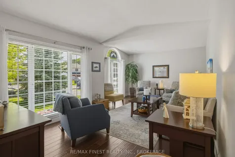 320 Friarhill Crescent Kingston ON K7M 8P4