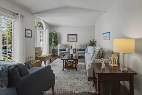 320 Friarhill Crescent Kingston ON K7M 8P4