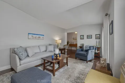 320 Friarhill Crescent Kingston ON K7M 8P4