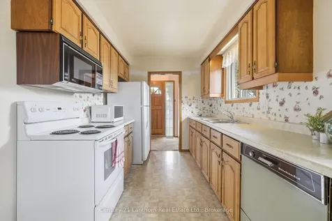 1041 Hudson Drive Kingston ON K7M 5K5